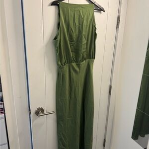 Elegant Green Sleeveless Dress